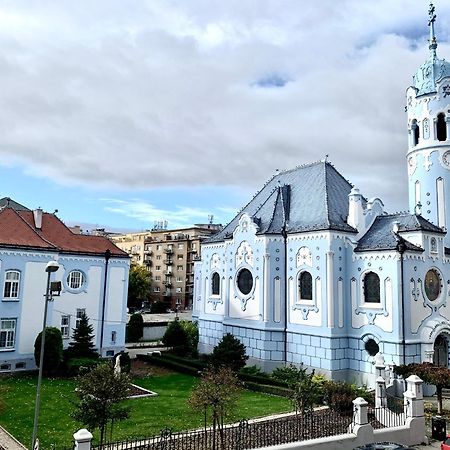 New, Beautiful Apt With Parking In Best Location! Bratislava Buitenkant foto